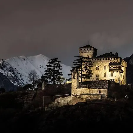 Romantic Italian Castle At The Foot Of The Alps Willa